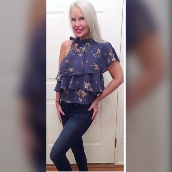 LAST 1! π High Neck One Shoulder Top! - Picture 3 of 3